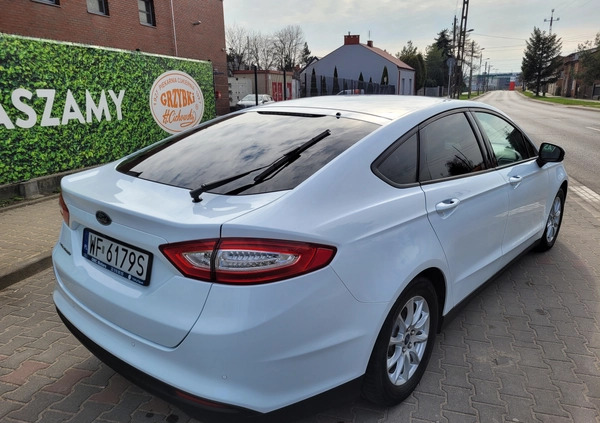 Ford Mondeo cena 60500 przebieg: 172000, rok produkcji 2018 z Warszawa małe 326